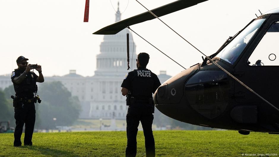 USA: Trump stages military parade amid 'No Kings' protests – DW – 06/14/2025