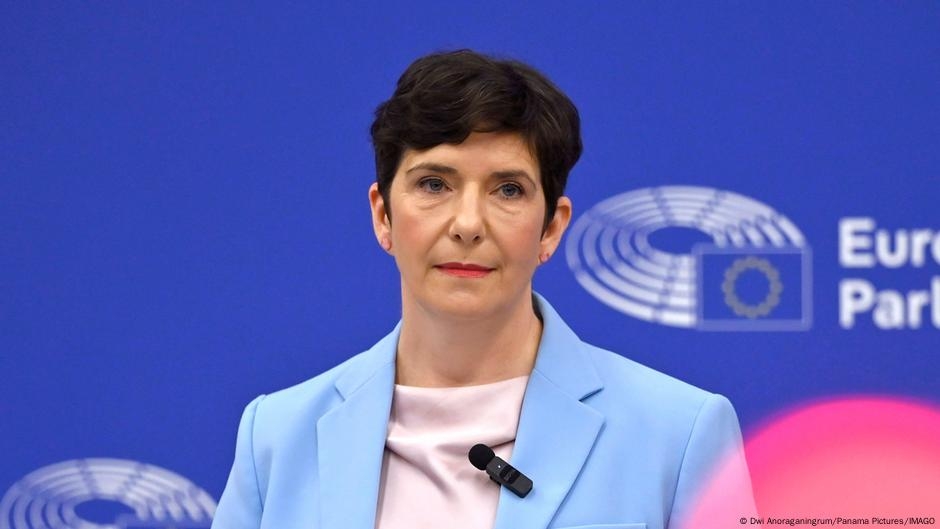 Hungarian MEP: 'We took democracy for granted' – DW – 06/13/2025