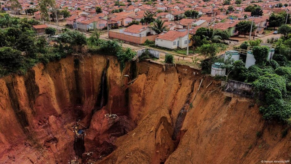 Why climate change causes more dangerous sinkholes – DW – 07/27/2025