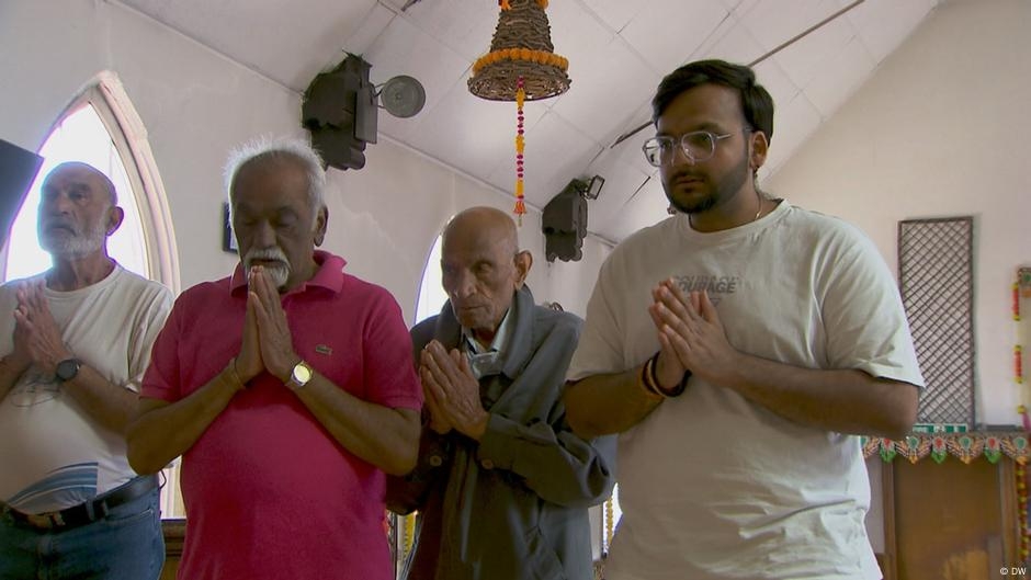 Britain's Indian community mourns Air India dead – DW – 06/14/2025