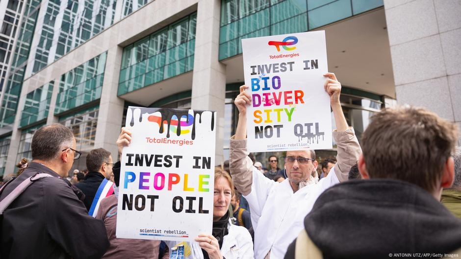 Why are investors still financing fossil fuels?  – DW – 08/08/2025