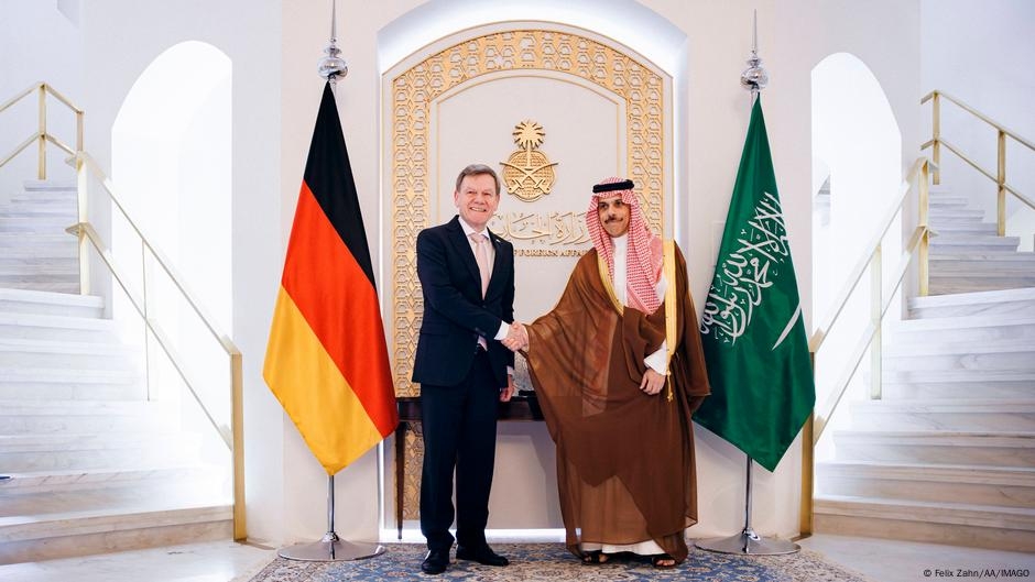 Germany updates: German Foreign Minister visits Saudi Arabia – DW – 06/14/2025