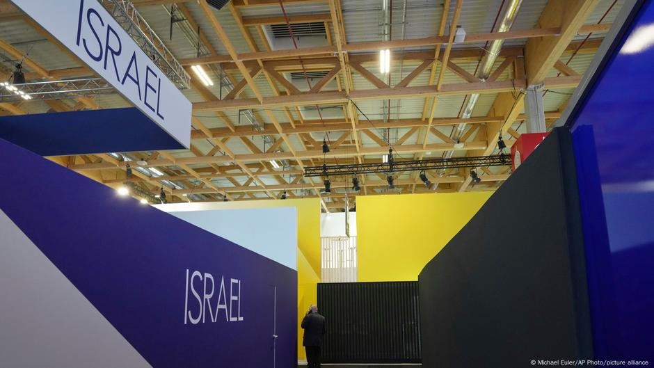 Israel says weapons exhibits blocked off at Paris Air Show – DW – 06/16/2025