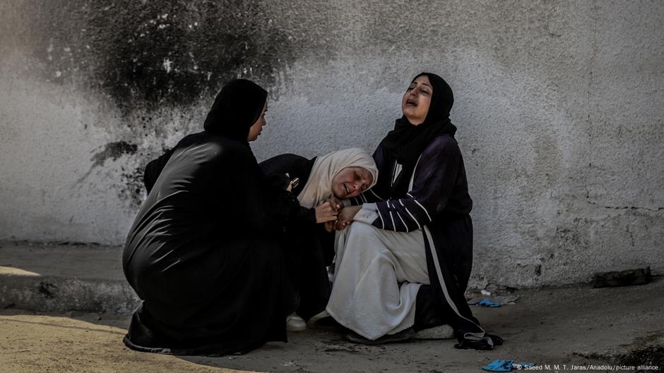 Dozens killed at aid distribution center in Gaza  – DW – 06/17/2025
