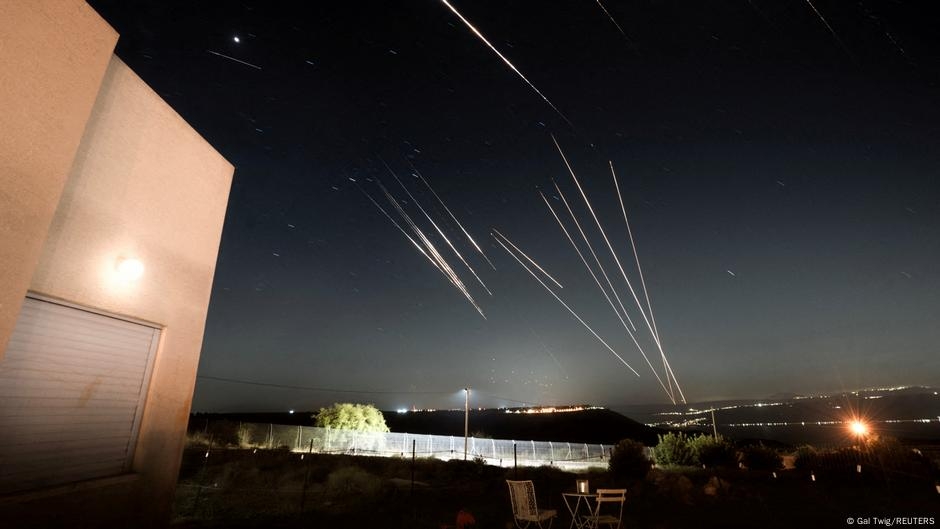 Israel strikes Tehran as European leaders plan Iran meeting – DW – 06/19/2025