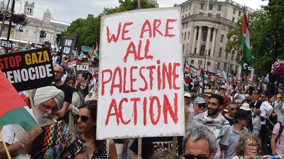 Four arrested over pro-Palestine vandalism at UK air base – DW – 06/27/2025