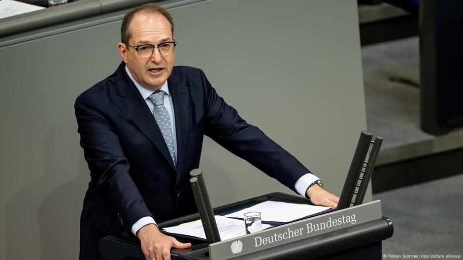 Germany updates: Lawmakers curb refugee family reunification – DW – 06/27/2025
