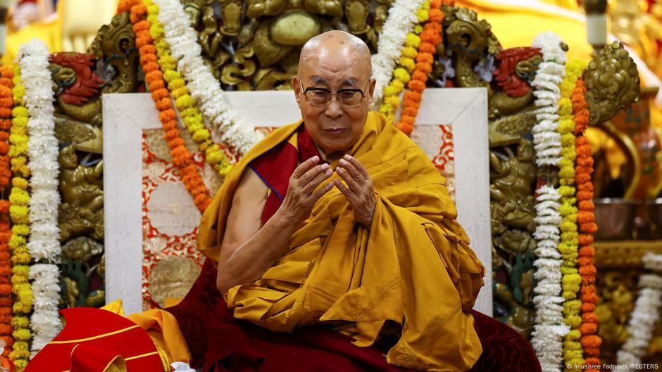 Dalai Lama celebrates 90th birthday amid succession debate – DW – 07/06/2025