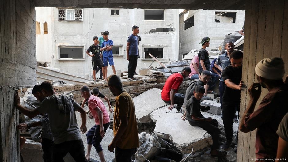 Middle East: Dozens killed in Gaza, Red Sea ship targeted – DW – 07/06/2025