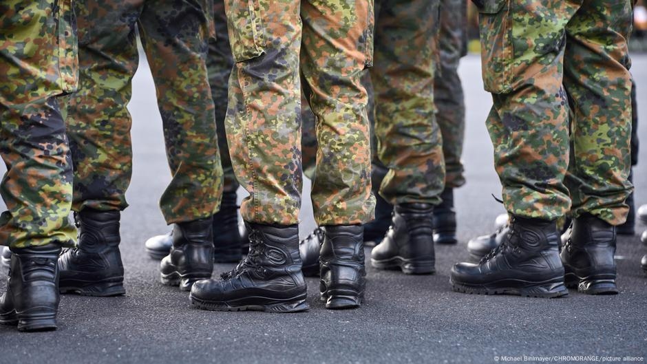 Germany updates: Pistorius outlines plans for military draft – DW – 07/08/2025