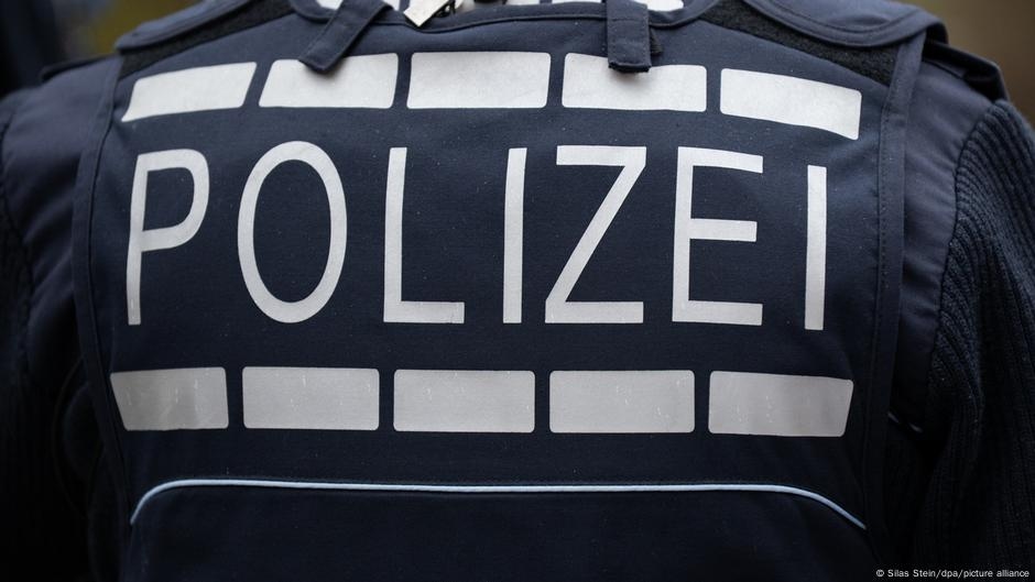 Germany updates: Police arrest suspect in anti-terror raids – DW – 07/09/2025