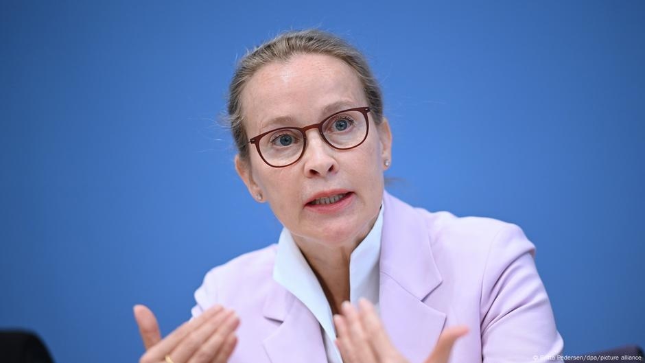 Merz defends top court nominee from 'unacceptable' attack – DW – 07/18/2025
