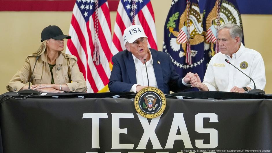 Trump visits Texas flood sites amid search for missing  – DW – 07/12/2025