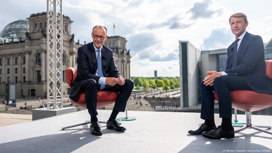 German Chancellor Merz goes into summer in crisis mode – DW – 07/14/2025