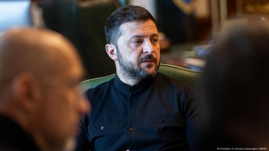 Ukraine updates: Zelenskyy says 3 Patriot systems secured – DW – 07/25/2025