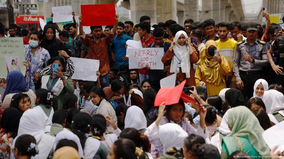 Bangladesh plane crash: Death toll rises, students protest – DW – 07/22/2025