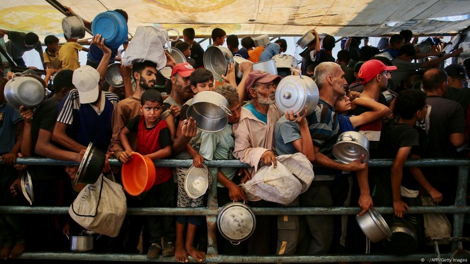 Middle East: 100 aid groups urge 'decisive action' in Gaza – DW – 07/23/2025