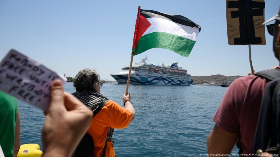 Protest against Israeli cruise ship sparks debate in Greece – DW – 07/27/2025