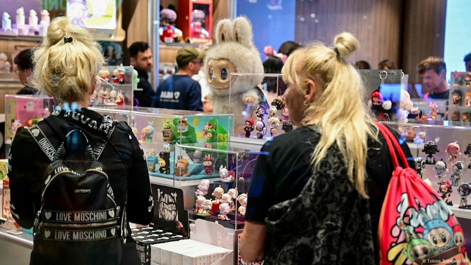 Berlin: Germany's first Labubu toy store opens doors to fans – DW – 07/25/2025