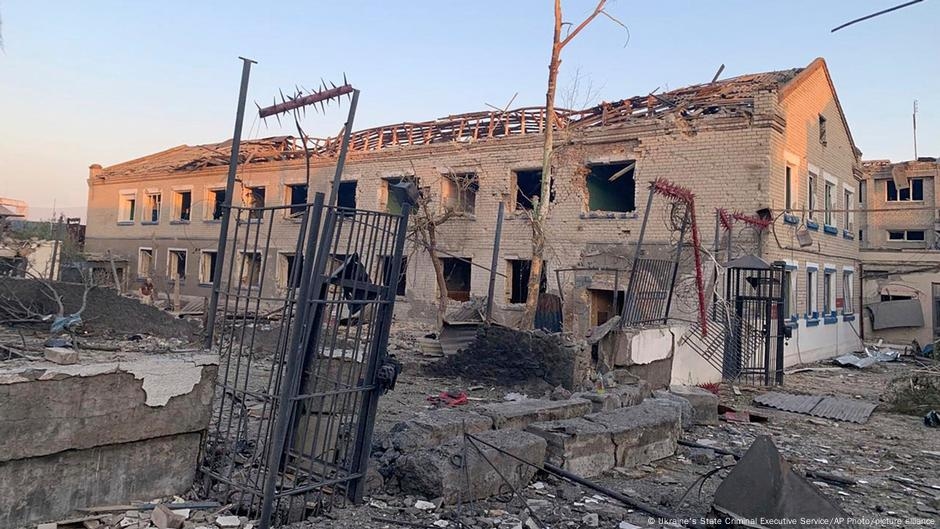 Russian attack destroys Ukrainian prison in Zaporizhzhia – DW – 07/29/2025