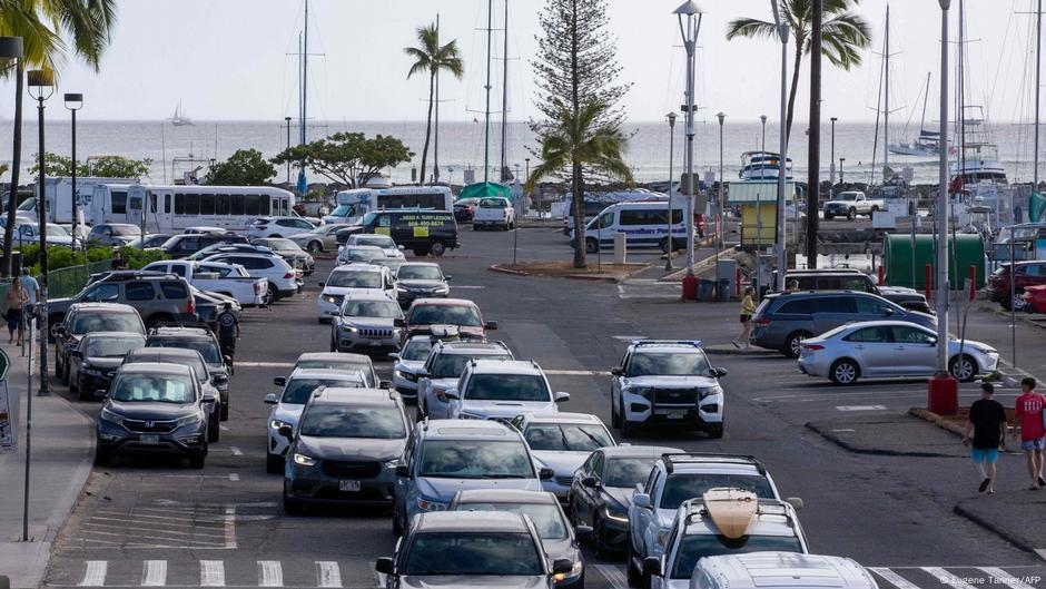Tsunami waves lash Hawaii after Russia east coast quake  – DW – 07/30/2025