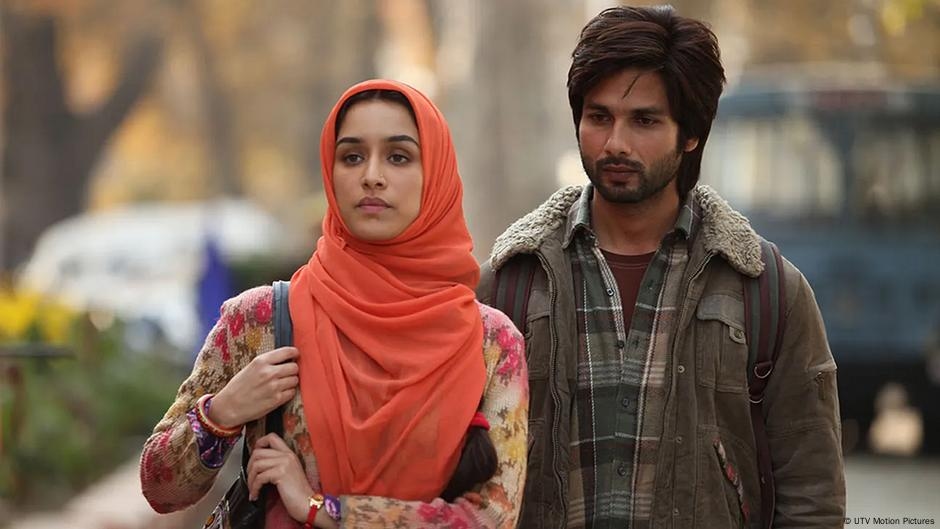 How Bollywood's lens on Kashmir has changed – DW – 08/09/2025