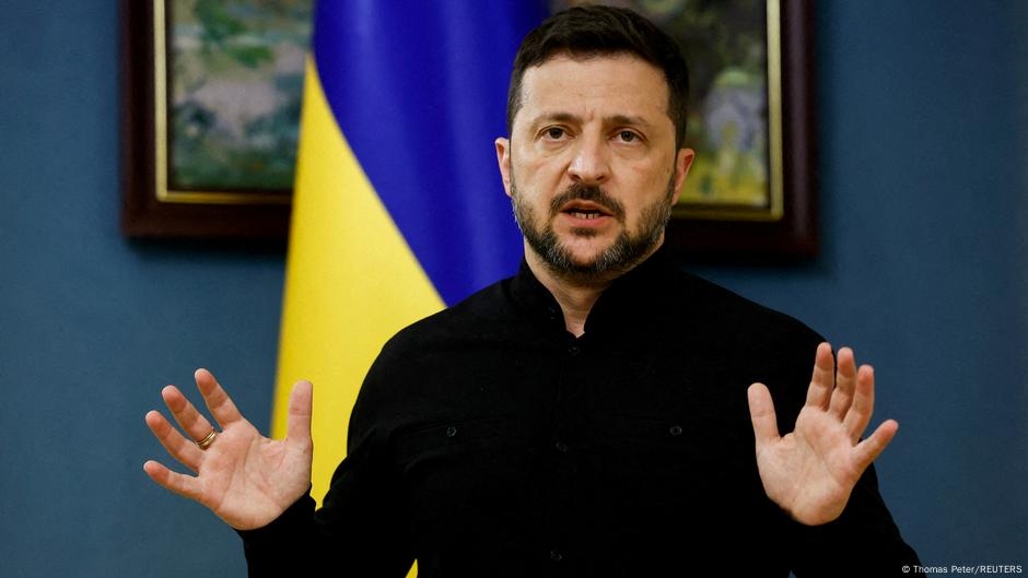 Ukraine updates: Zelenskyy vows to cede no land to Russia – DW – 08/09/2025