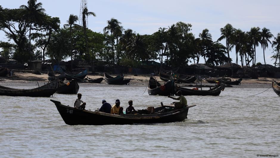 Bangladesh fishers risk abduction in Myanmar border tensions – DW – 07/31/2025