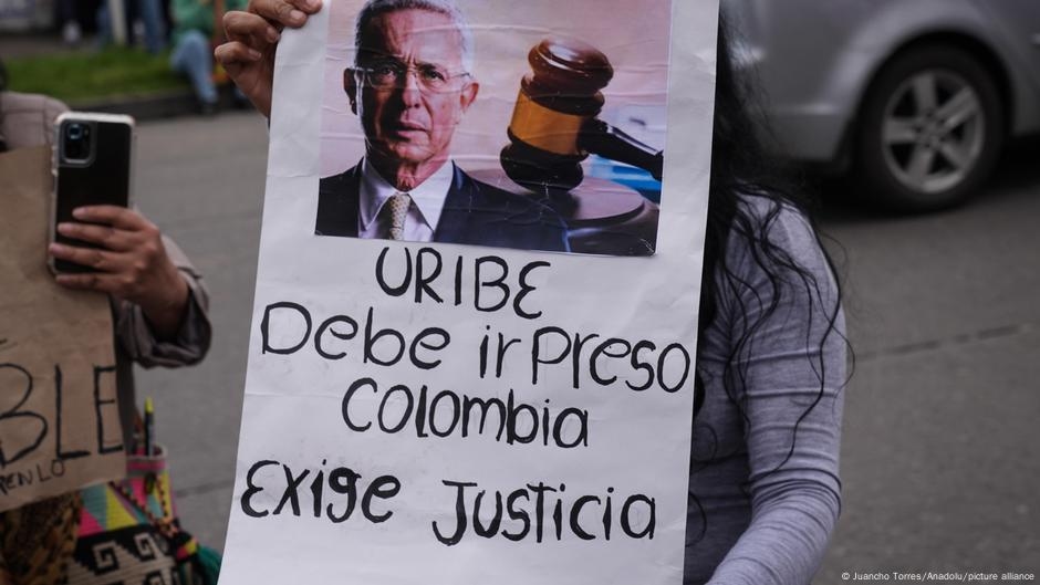 Colombia: Ex-President Uribe gets 12 years' house arrest – DW – 08/02/2025