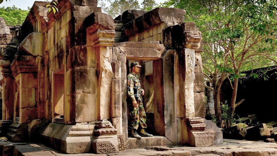Fact check: Has Cambodia used border temple as an army base? – DW – 08/07/2025