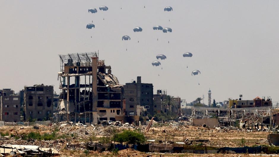 Gaza airdrops not enough to address humanitarian crisis – DW – 08/05/2025