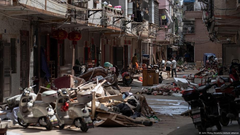 At least 10 die in northwestern China after flash floods – DW – 08/08/2025