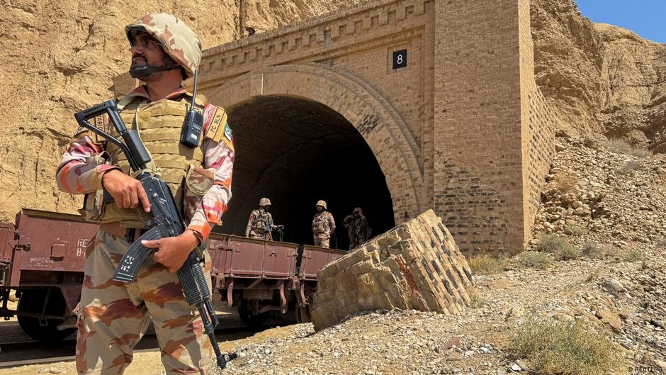 US designates BLA separatists in Pakistan a terror group – DW – 08/12/2025
