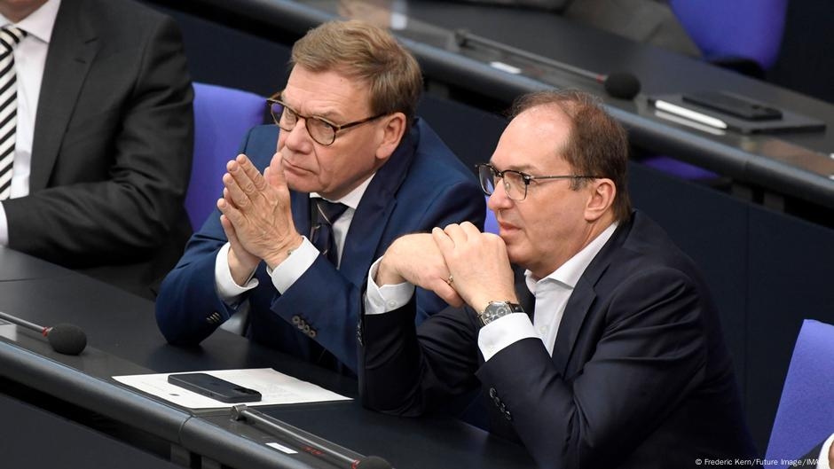 Germany updates: Rights groups file case over refugees – DW – 08/15/2025