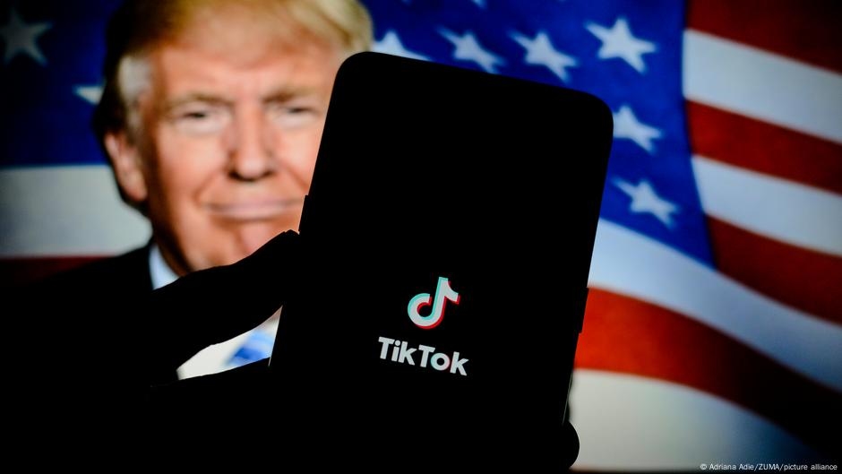 US: White House launches official TikTok account – DW – 08/20/2025