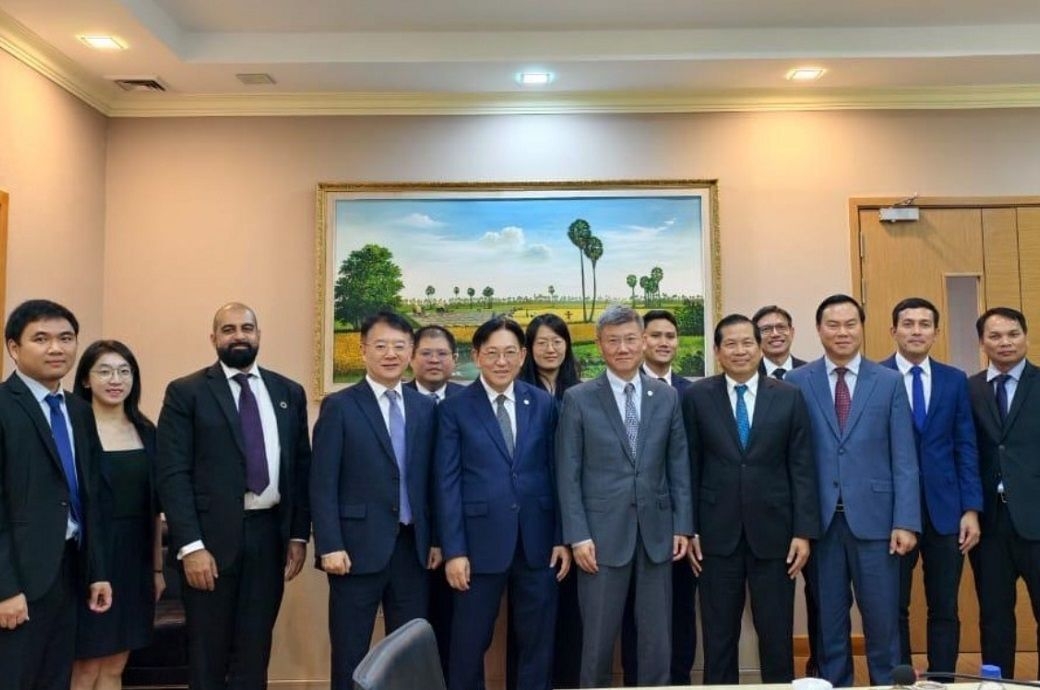 US tariffs hit Cambodia's growth outlook; AMRO calls for reforms