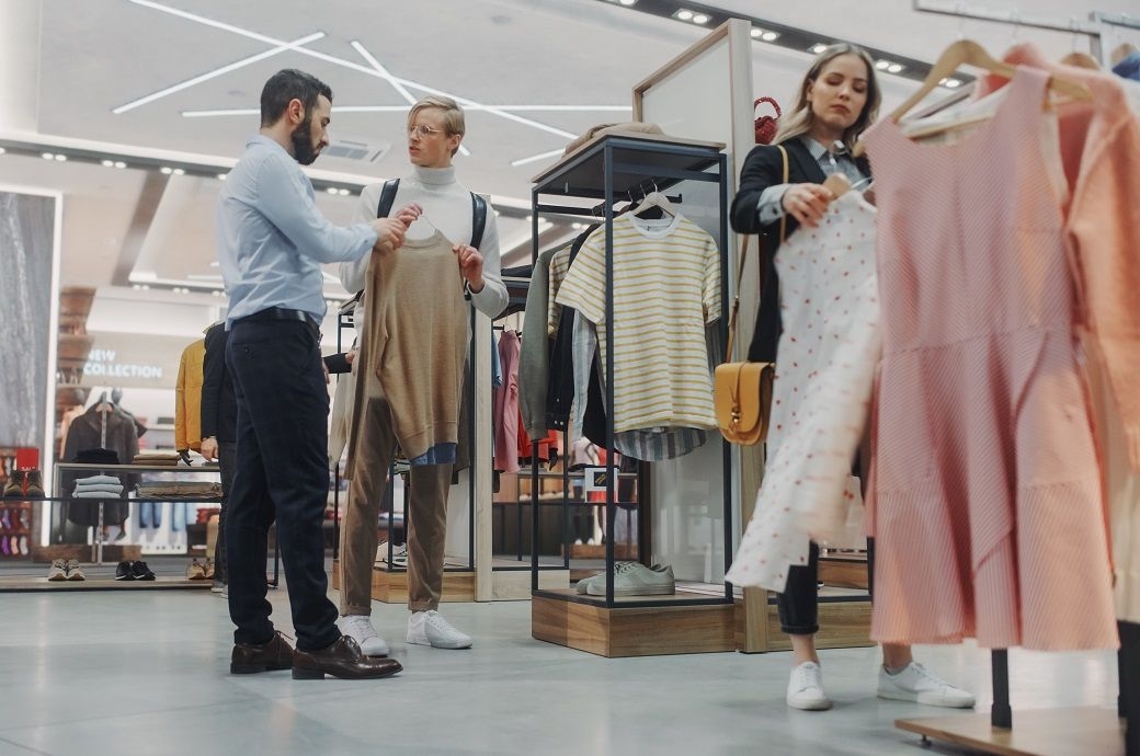 UK retail footfall rises in April; combined data shows modest gain