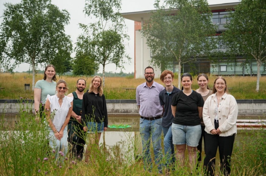 Hof University students create floating islands to purify water