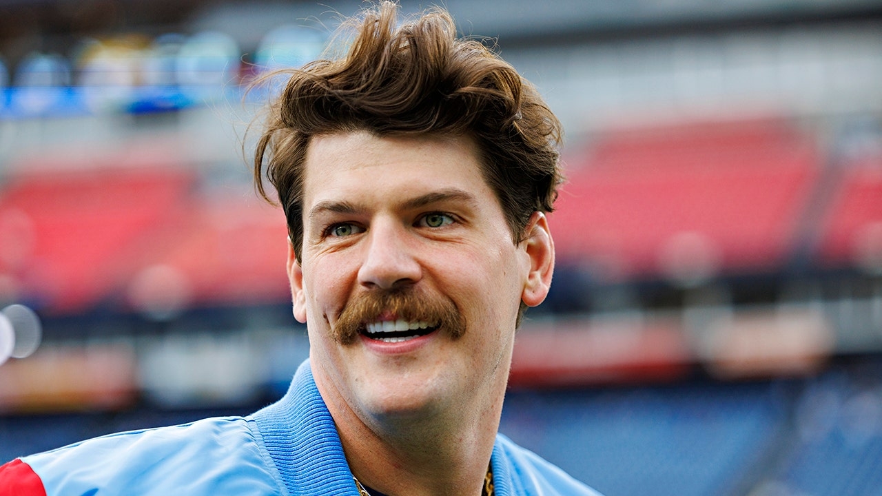 Ex-NFL star Taylor Lewan has 'worst day of my athletic life' with disastrous first pitch