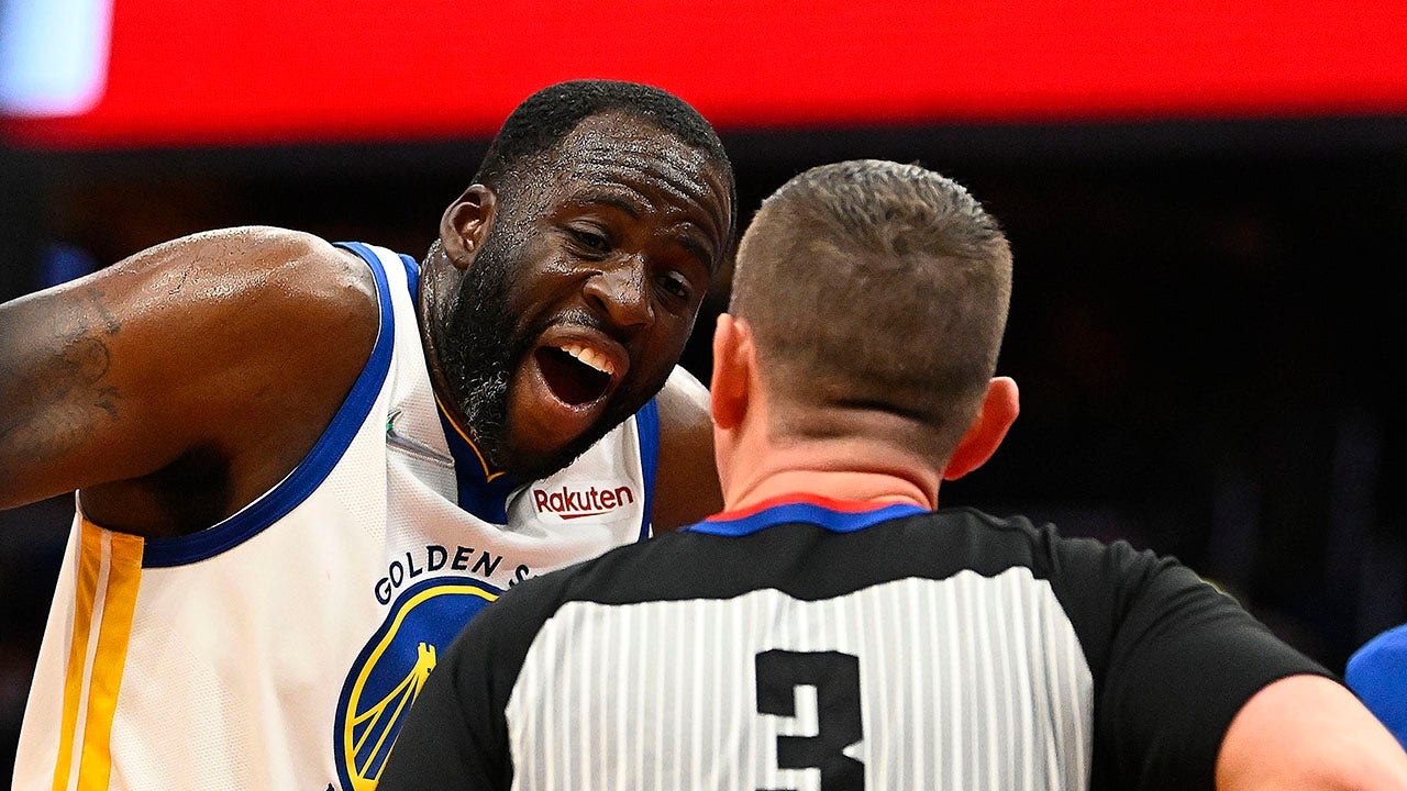 Draymond Green, 2 technical fouls away from suspension, fined $50,000 for questioning officials' 'integrity'