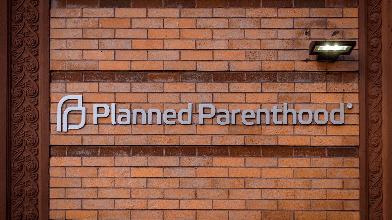 The celebrity circus is trying to convince Americans to fund Planned Parenthood – and they aren't buying it