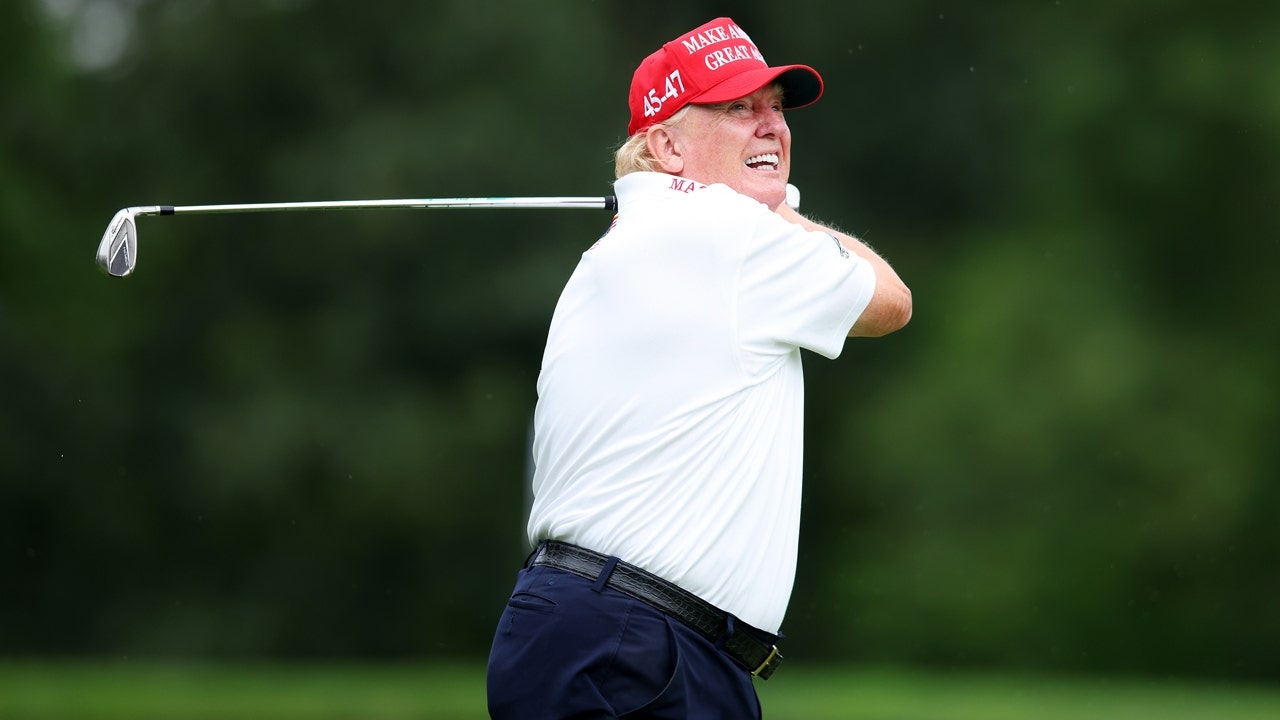 Trump advances to championship round of Senior Club golf tournament, days after imposing wave of tariffs