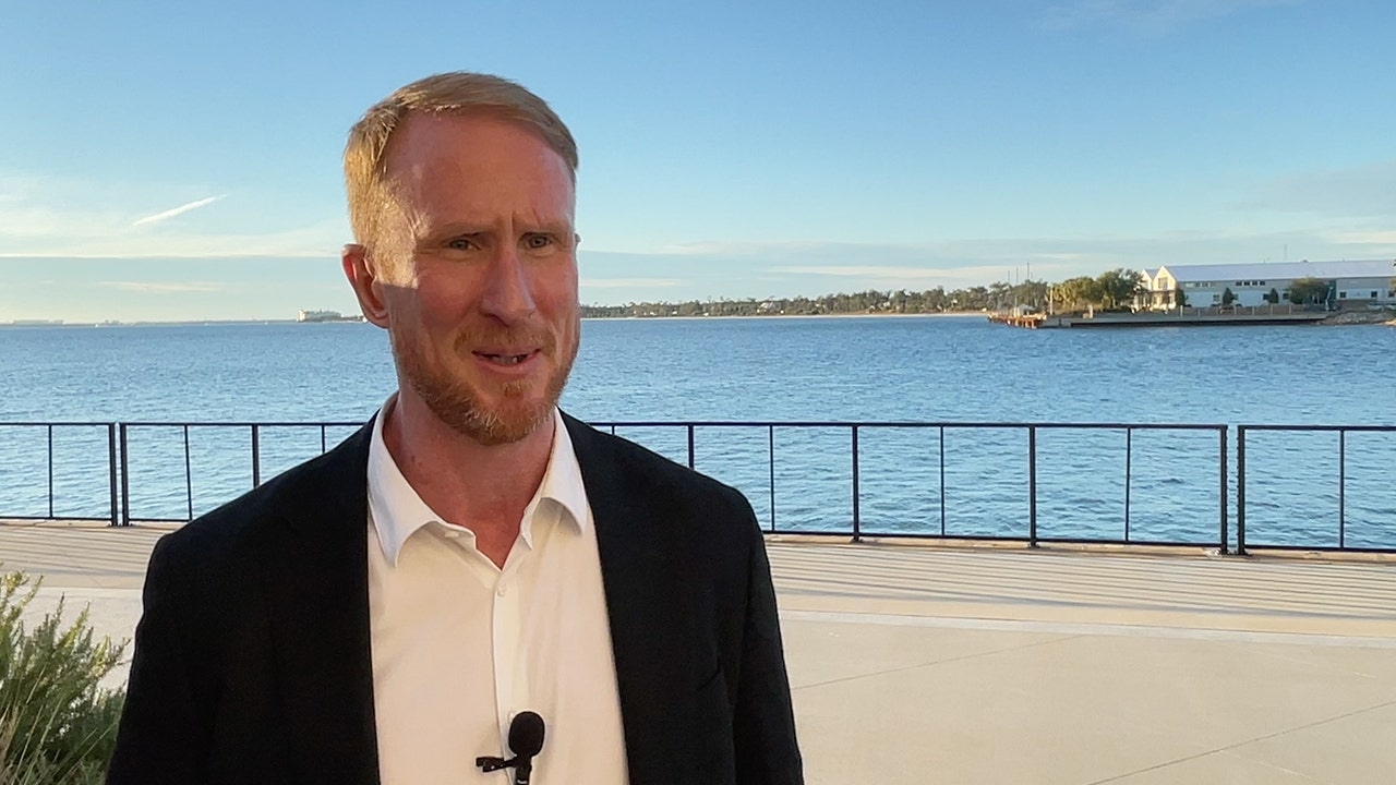 Navy veteran who defeated CNN fights Associated Press over 'smuggle' claim in defamation lawsuit
