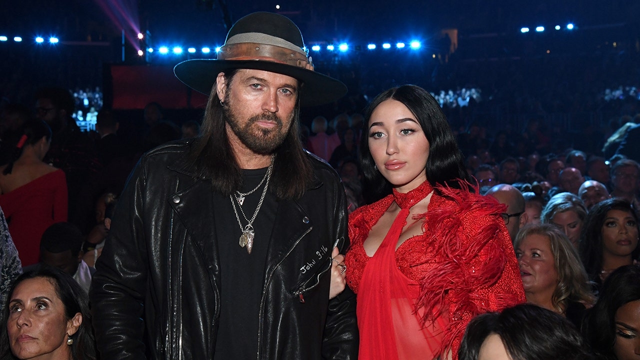 Billy Ray Cyrus' daughter Noah posts praise for dad's new music after brother hinted at family rift