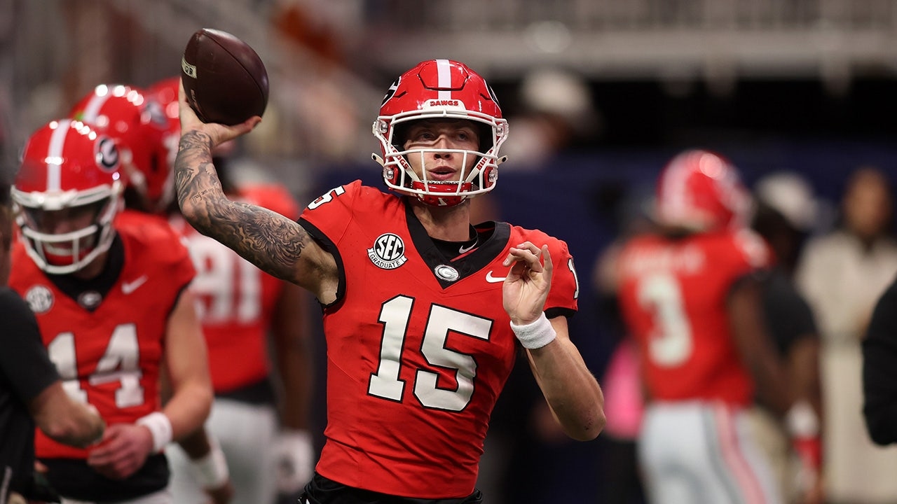 Miami's Carson Beck's girlfriend adamant she played no role in his transfer decision