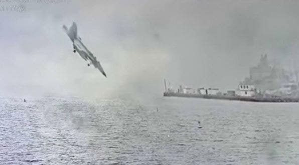 Fishing boat captain who rescued Navy pilots after jet crash describes surreal moment: 'What we see in movies'