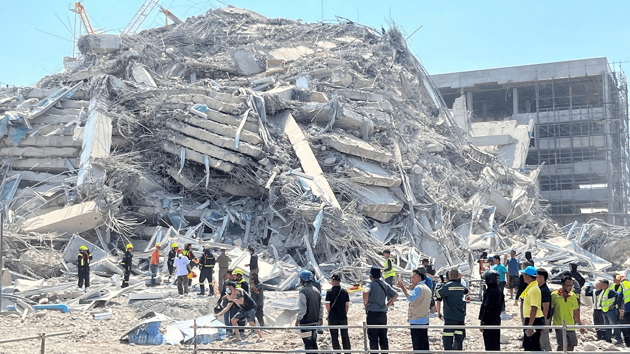 Massive 7.7 magnitude earthquake rocks Burma, Thailand causing buildings to collapse