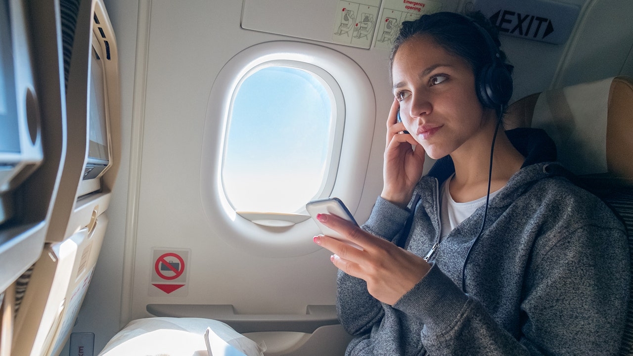 Flight passenger 'finally' rejects seat-swap request, triggers social media debate