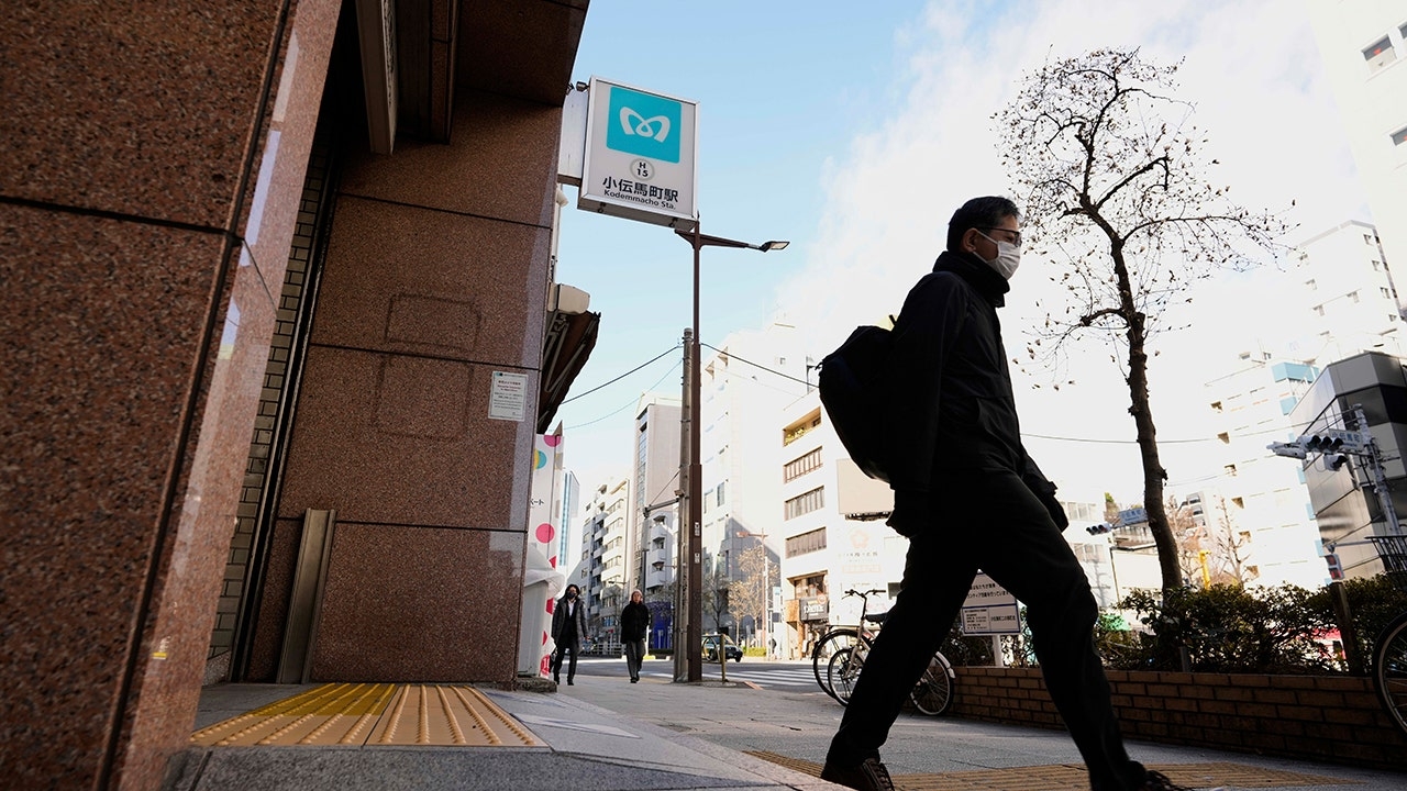 30 years after deadly Tokyo subway gassing, survivors and victims' families still seeking closure