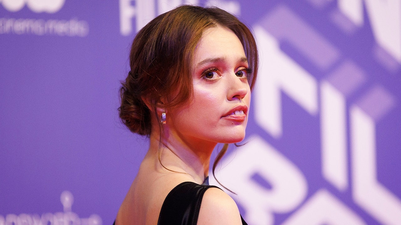 'White Lotus' star claims SNL apologized after 'mean and unfunny' parody